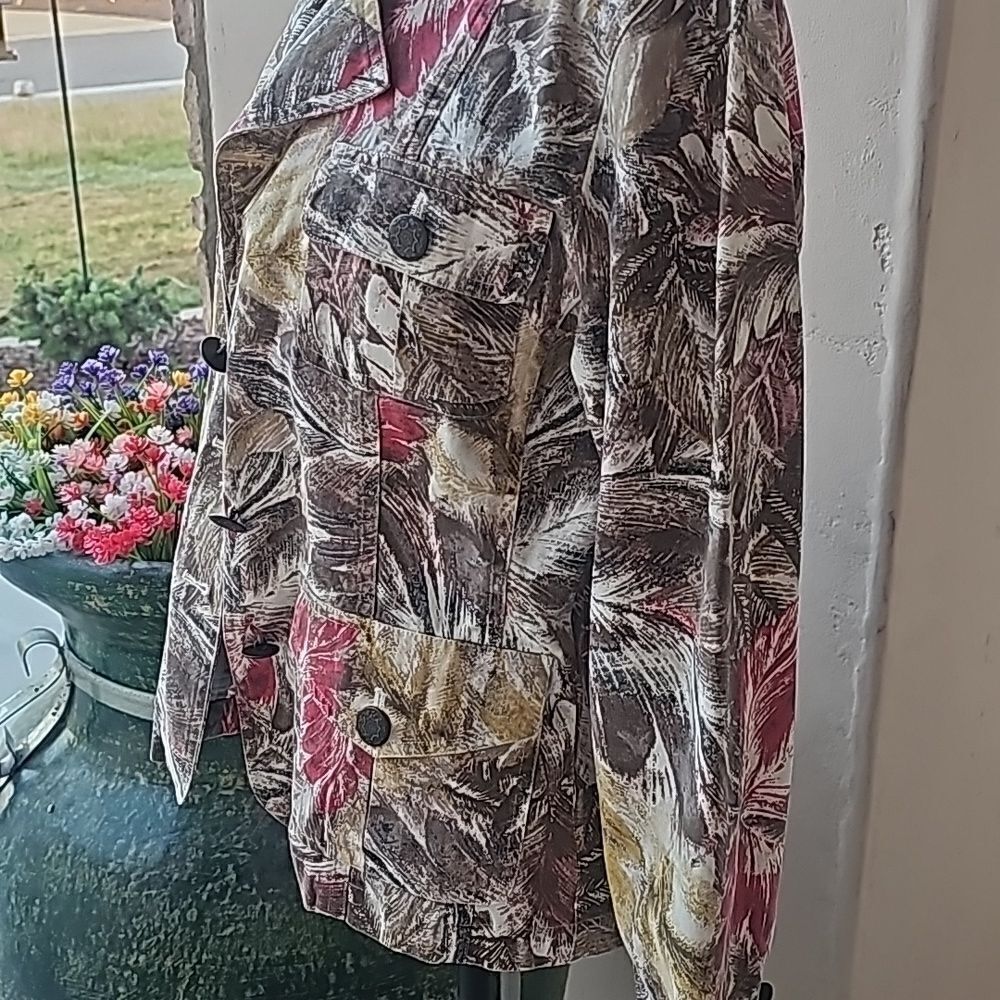 Chicos Lightweight Long-Sleeved Button Front Jack… - image 3